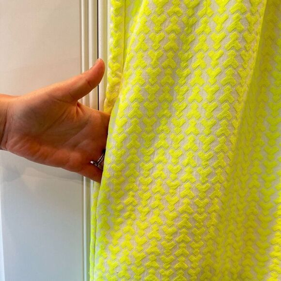 J. Crew Arrow Print Shift Dress Neon Yellow Blue Trim Women’s Size 2 - Picture 5 of 12